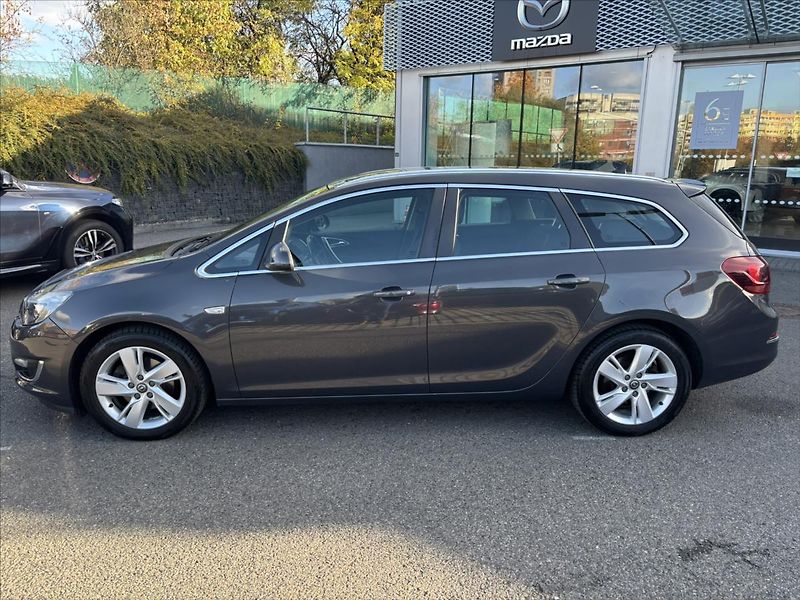 Opel Astra 1,7 CDTi 81kW Cosmo NAVI TAŽNÉ - fotka 2 z 34
