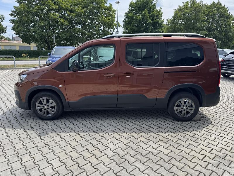 Peugeot Rifter (2022) 1,2 Aut. Allure Pack 7.Míst L2 - fotka 8 z 13