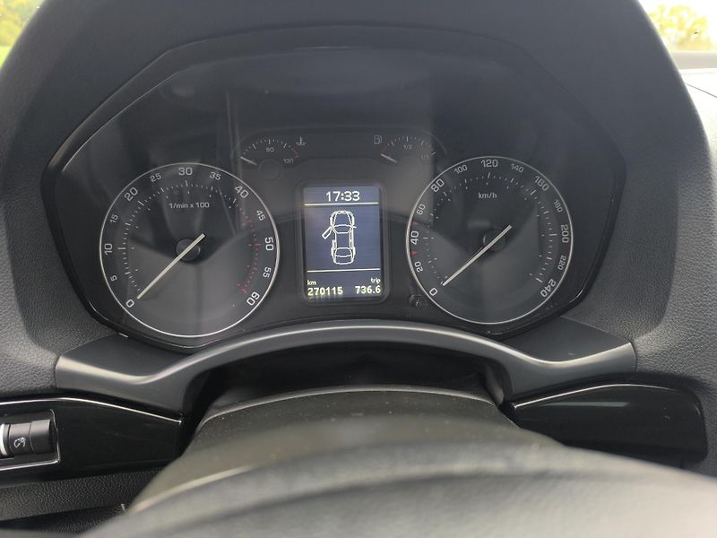 Škoda Octavia 1.9 TDi 4x4 SERVIS,DOL KM - fotka 19 z 38