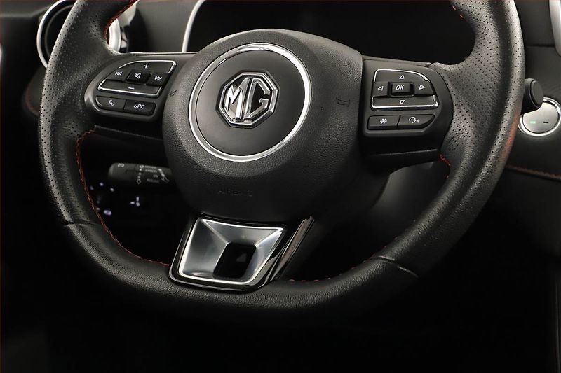 MG ZS (2023) Luxury 1.0 Turbo, Automat - fotka 8 z 20