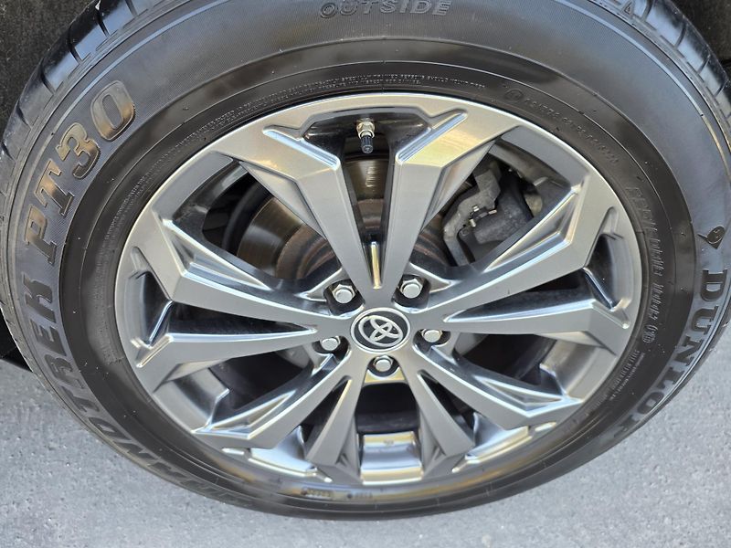 Toyota RAV4 2.0-4x4-AUT-1.MAJITEL-ZÁRUKA - fotka 38 z 40