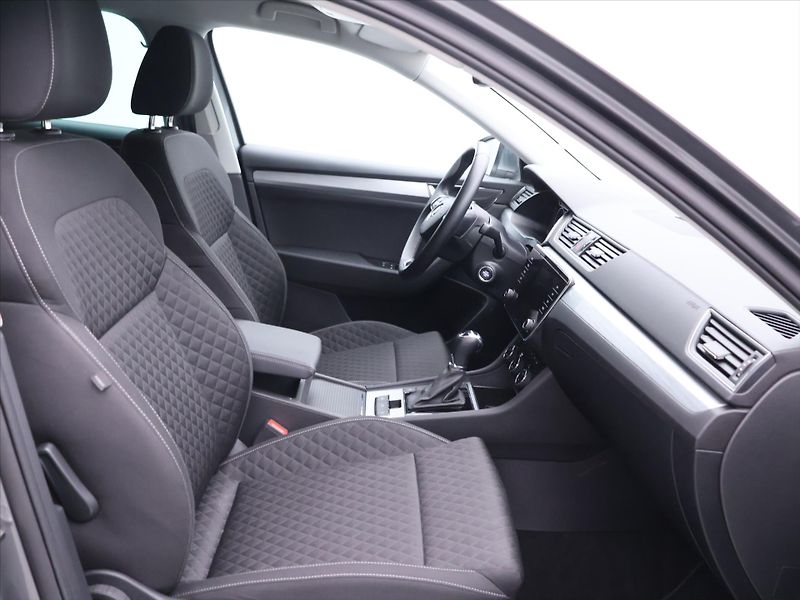 Škoda Superb 2,0 TDI 110kW DSG CZ 1.Maj DPH - fotka 11 z 31