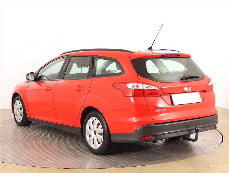 Ford Focus (2013) 1.6 TDCi, Navi, Xenony - fotka 4 z 16