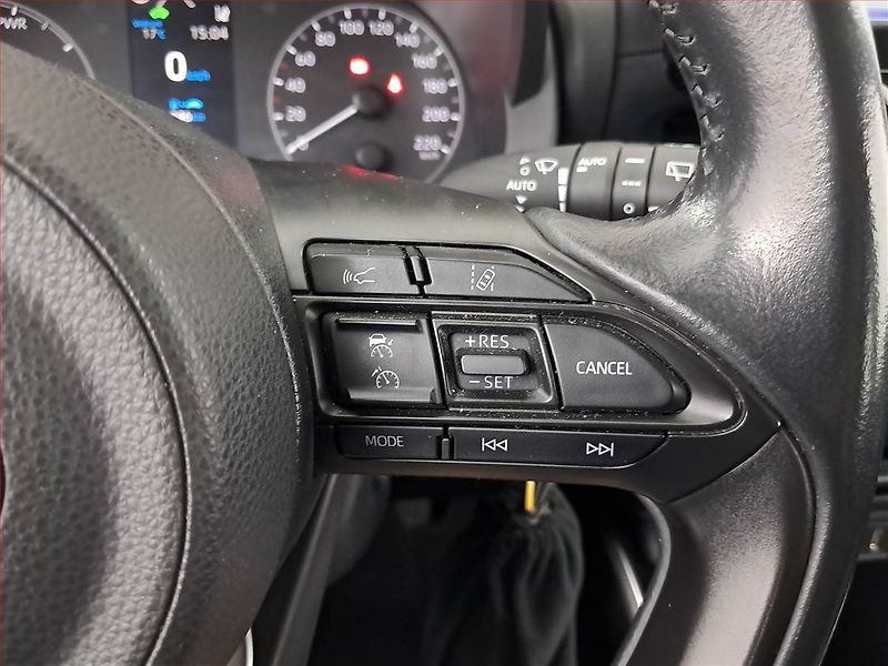 Toyota Yaris (2021) 1.5 VVT-i Hybrid, Automat - fotka 18 z 18