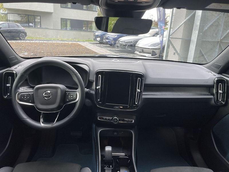 Volvo C40 Recharge Twin motor 82kWh - fotka 13 z 38