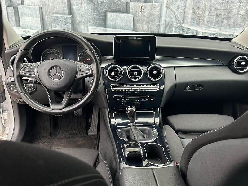 Mercedes-Benz Třídy C (2015) C220CDI,125KW,VYHŘ. SED.,TEMP. - fotka 11 z 23