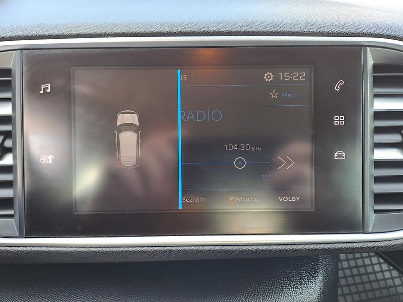 Peugeot 308 (2018) 1.6 HDi SERVISKA PĚKNÝ STAV - fotka 21 z 31