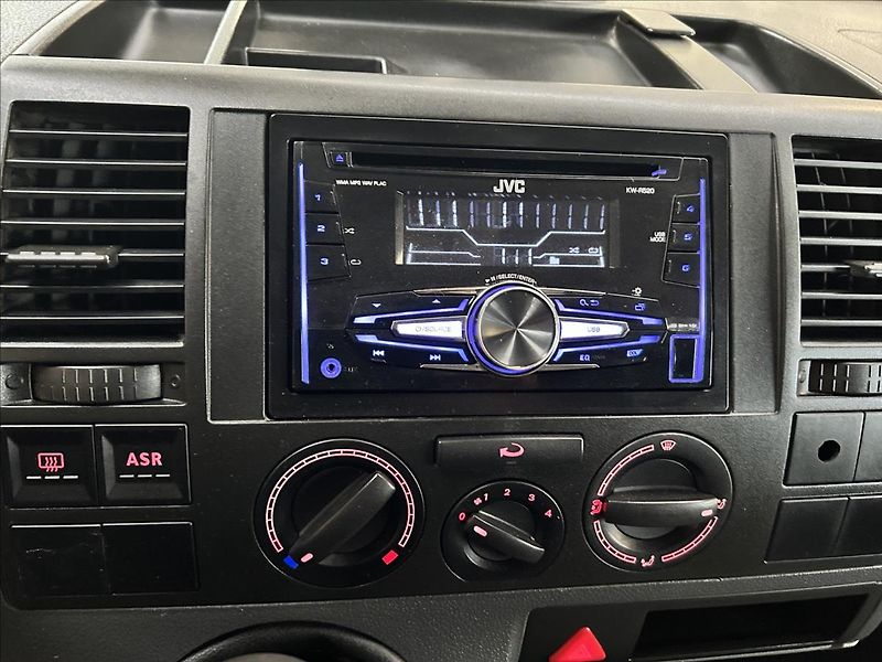 Volkswagen Transporter 2,5   96kW,6.MÍST,VALNÍK,TAŽNÉ - fotka 16 z 18