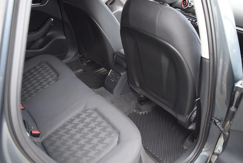 Audi A3 (2014) 1.2TSI 77kw AMBIENTE NAVI VÝHŘ - fotka 40 z 45