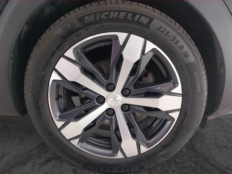 Peugeot 5008 (2018) 1.5 BlueHDi, 7 míst, Kůže - fotka 15 z 22
