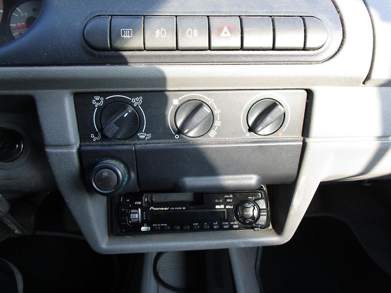 Škoda Felicia 1,3-50KW-NOVÁ STK - fotka 11 z 15