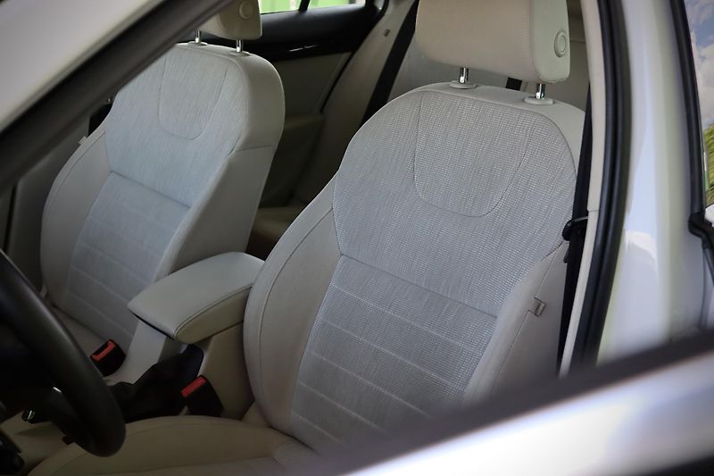 Škoda Octavia 3 Combi 1.4 TSI 110 kW DSG - fotka 15 z 42