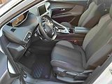 Peugeot 5008 (2020) 1,2 PT EAT8 17ALU PDC NAVI - náhled 16