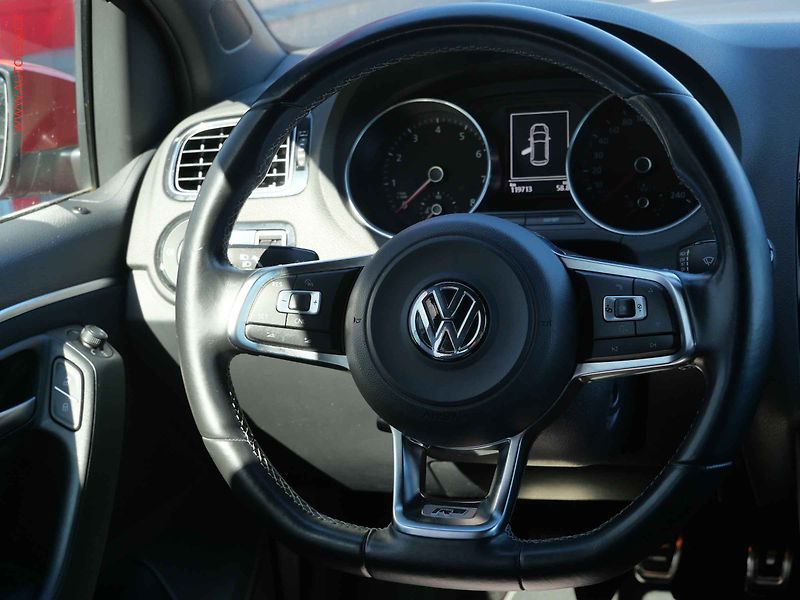 Volkswagen Polo (2016) 1.0 MPi, R-line - fotka 11 z 25