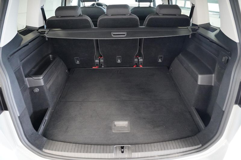 Volkswagen Touran - fotka 25 z 25