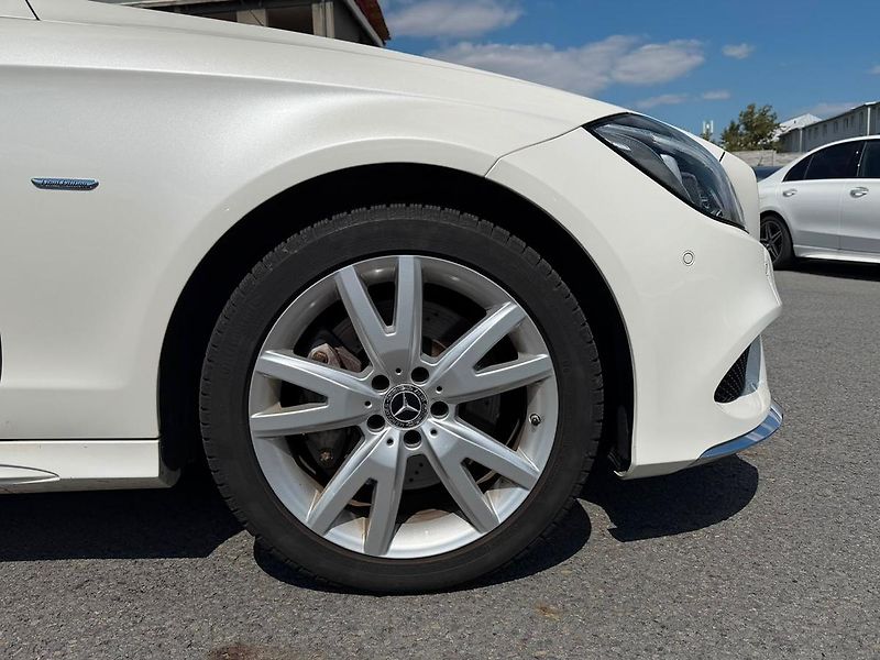 Mercedes-Benz CLS 350d 4MATIC Shooting brake - fotka 9 z 15