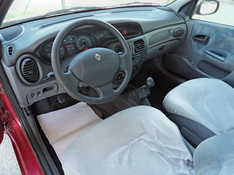 Renault Mégane 1.6i 16v 79kW Klima Alu - fotka 14 z 28