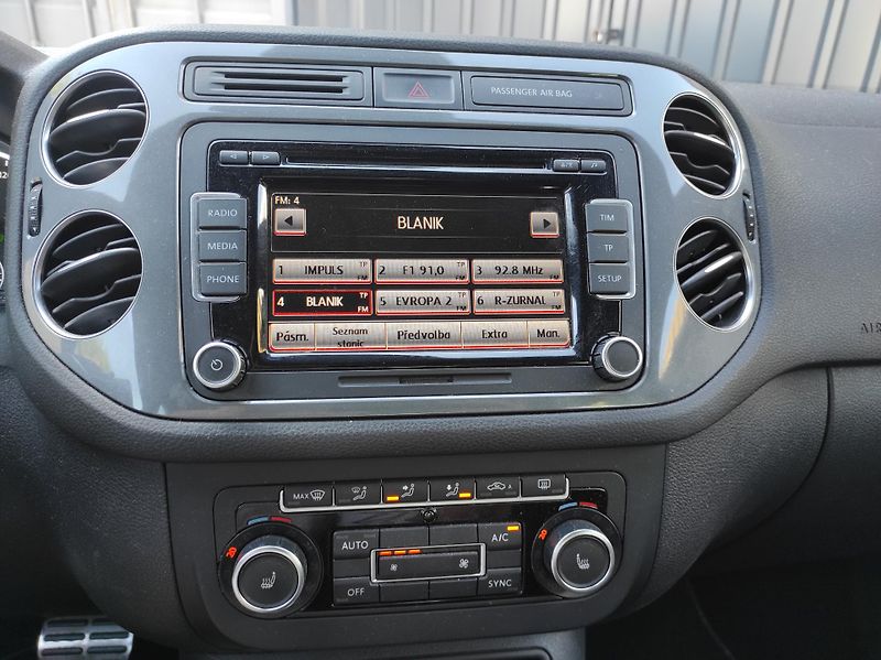 Volkswagen Tiguan 2,0TDi R-Line,4x4,DSG,S&S - fotka 15 z 39