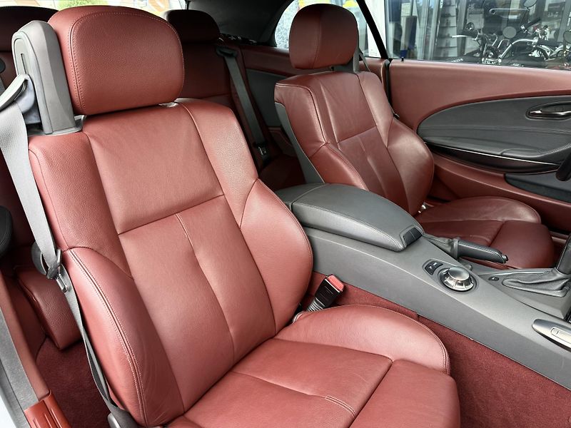 BMW Řada 6 645 Ci Cabrio REZERVACE - fotka 23 z 41
