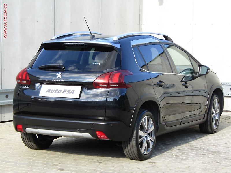 Peugeot 2008 (2019) 1.2PT, Crossway, AT, panor - fotka 4 z 22