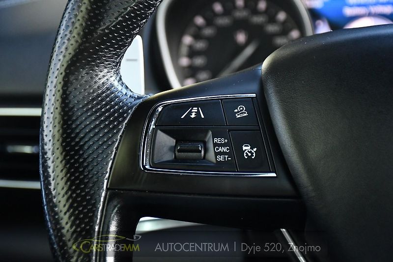 Maserati Levante 3.0D ČR Q4 H/K ACC VZDUCH - fotka 28 z 56