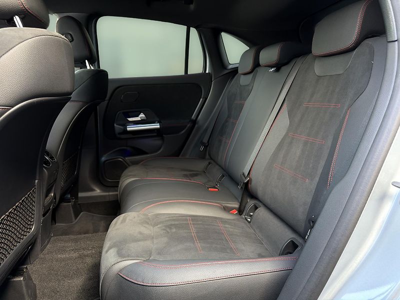 Mercedes-Benz GLA 200 d 4M AMG - fotka 11 z 29