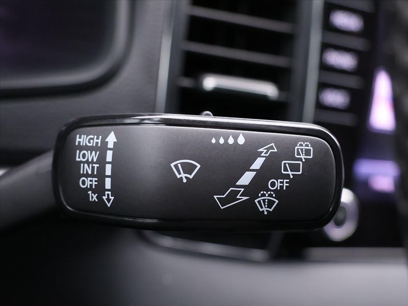 Škoda Karoq 2,0 TDI DSG DPH Ambition - fotka 23 z 38