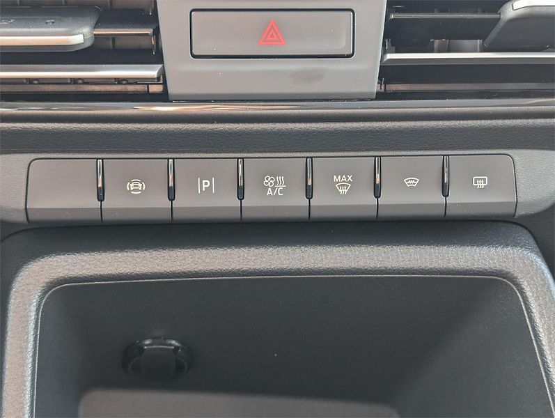 Ford Tourneo Connect Active, Tourneo, 2.0 EcoBlue 9 - fotka 19 z 21
