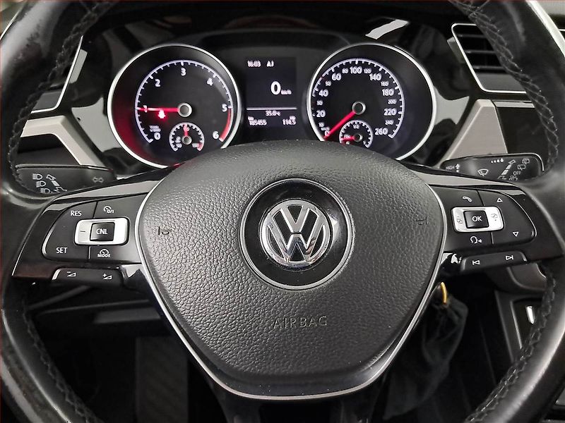 Volkswagen Touran (2016) 2.0 TDI, 7 míst, ČR,1.maj - fotka 15 z 19