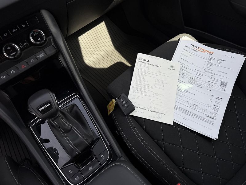 Škoda Karoq SPORT LINE 1,5TSi navi závěs  - fotka 16 z 22