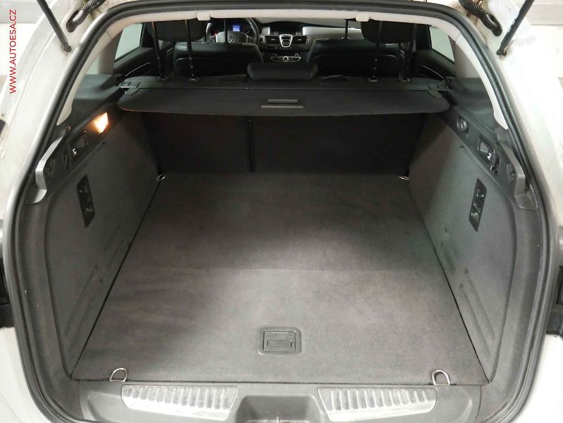 Renault Laguna (2010) 1.5 dCi, Navi, AC - fotka 7 z 19