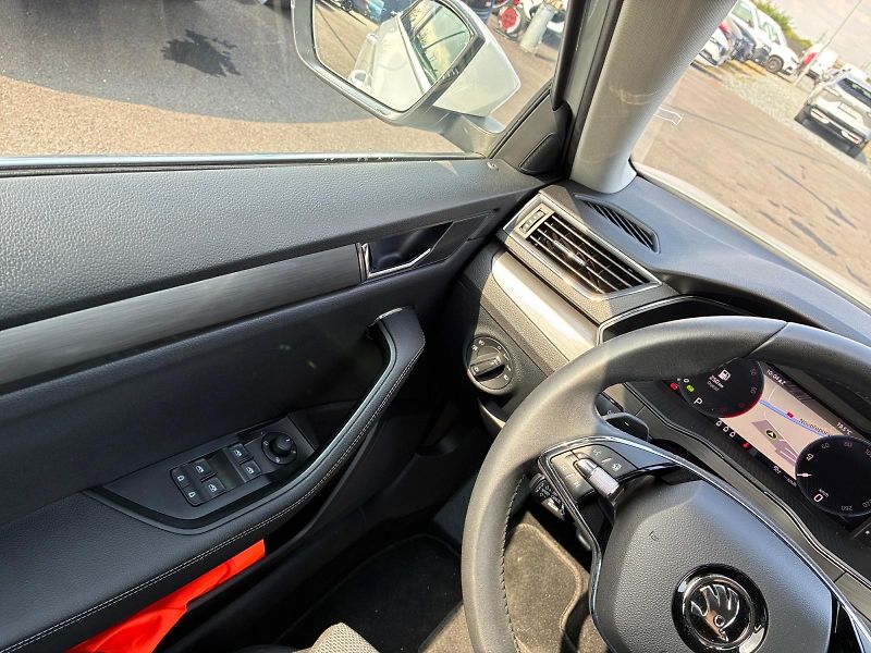 Škoda Superb (2023) STYLE 2.0TSI 140kW DSG CZ DPH - fotka 11 z 11