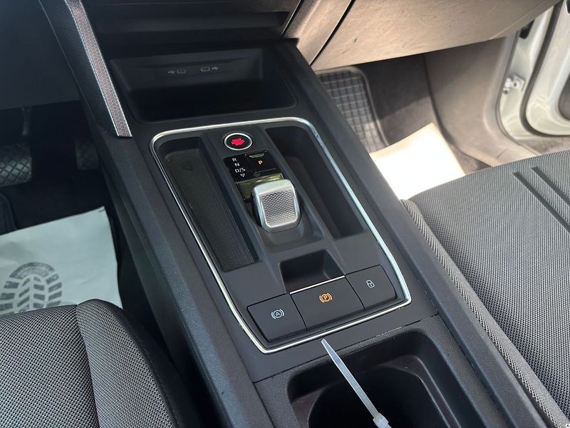 Seat Leon 2.0TDi-110KW/2022/DSG-SPORT.ZÁ - fotka 36 z 51