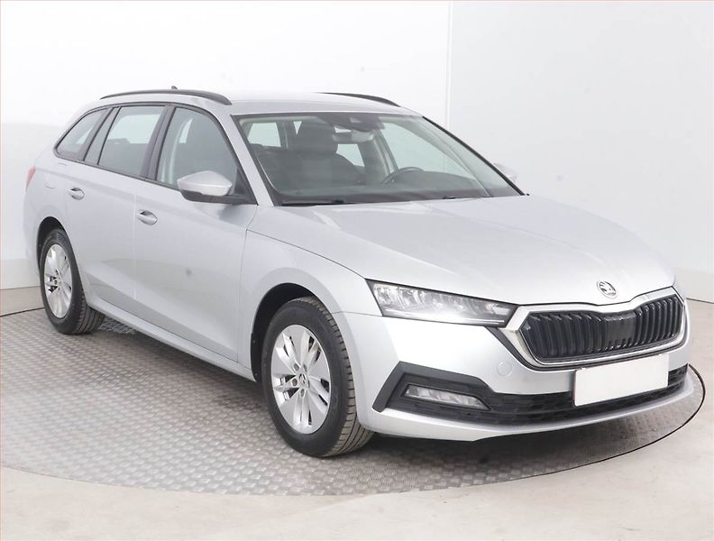 Škoda Octavia (2022) Ambition 2.0 TDI, ČR,1.maj - fotografie inzerátu