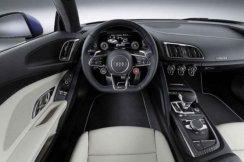 Audi R8 V10 plus.