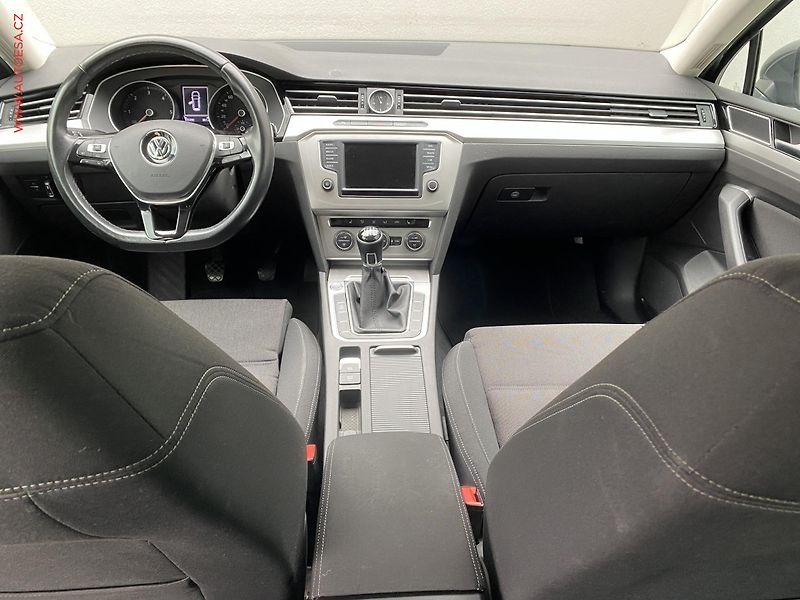 Volkswagen Passat (2015) 1.6 TDi, Comfortline, TZ - fotka 8 z 17