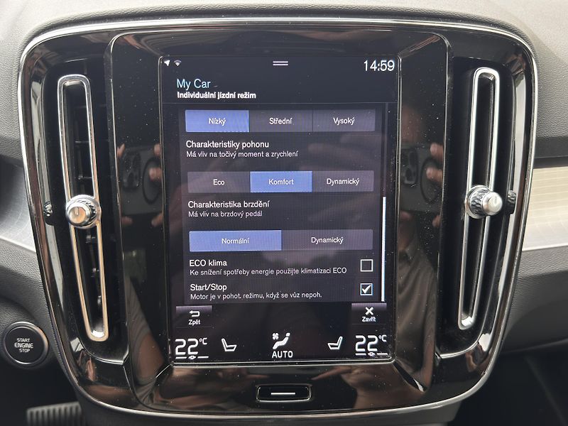 Volvo XC40 T2 FWD MOMENTUM // 1. maj. - fotka 36 z 41