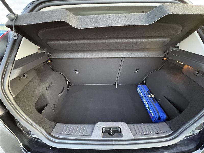 Ford Fiesta 1,2 i 60kW CZ,5Dv,Klima,Výhřev - fotka 20 z 24