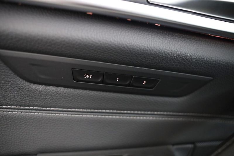 BMW Řada 5 520d xDrive - fotka 19 z 22