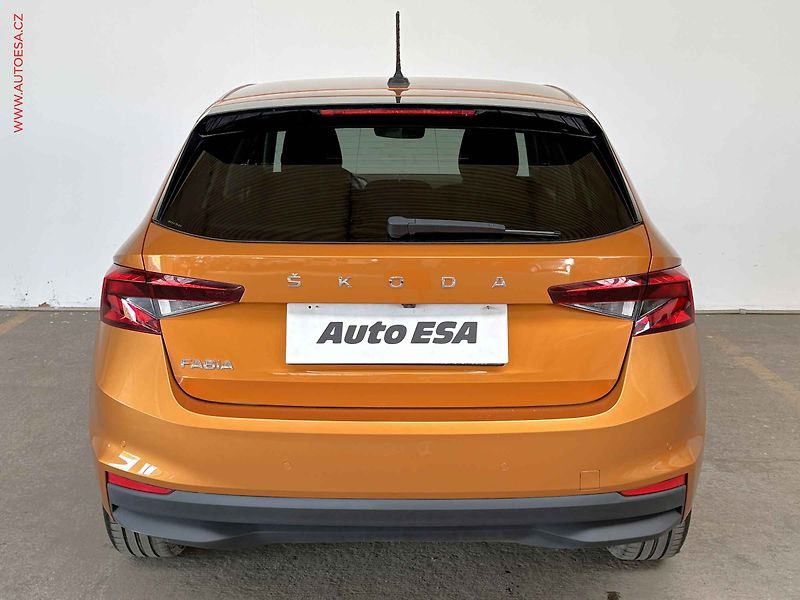 Škoda Fabia (2022) 1.0 TSi, Style, DSG, LED - fotka 5 z 16