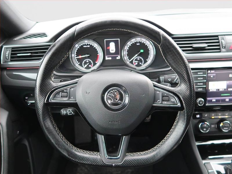 Škoda Superb (2016) Style 2.0 TDI, Automat, Kůže - fotka 18 z 19