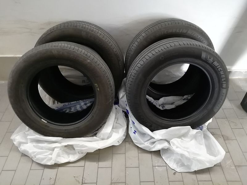 Volvo XC40 T2 1,5 FWD Essential 95 kW - fotka 18 z 18