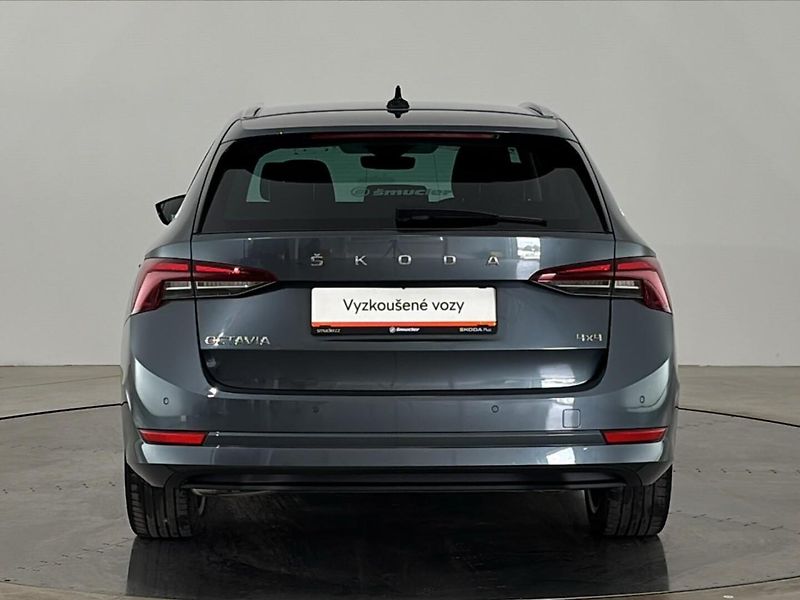 Škoda Octavia Style 4x4 DSG - fotka 17 z 29