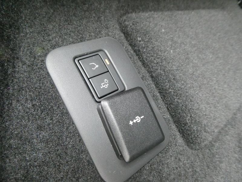 Land Rover Range Rover Evoque 1,5 Dynamic SE P270e - fotka 33 z 37