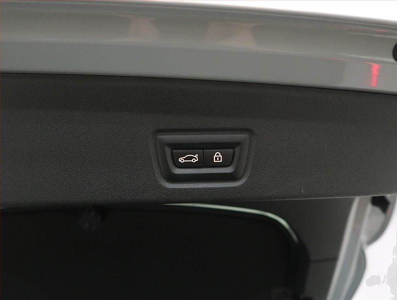BMW i4 (2022) M50, SoH 88% - fotka 24 z 34
