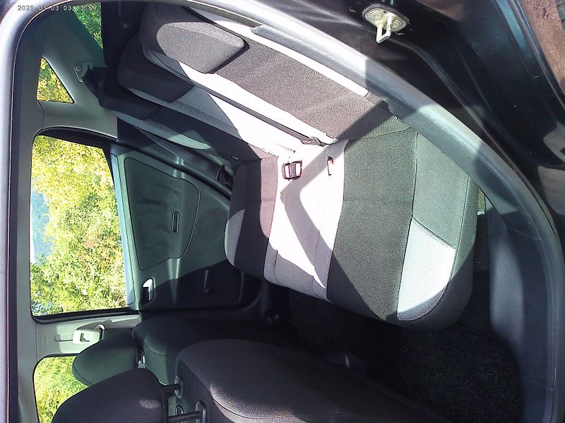 Peugeot 207 1.4i, 70 kW, klimatizace - fotka 10 z 25
