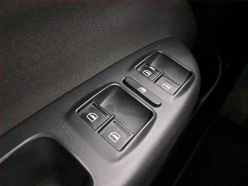 Škoda Octavia (2012) 1.4 TSI, rezervace - fotka 16 z 17