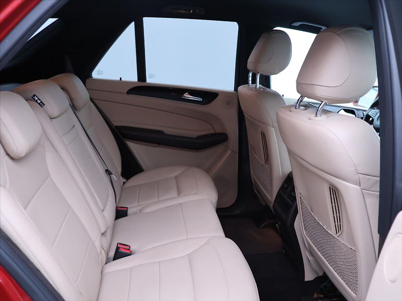 Mercedes-Benz GLE 3,0 350d 190kW 4M AMG CZ DPH - fotka 13 z 36