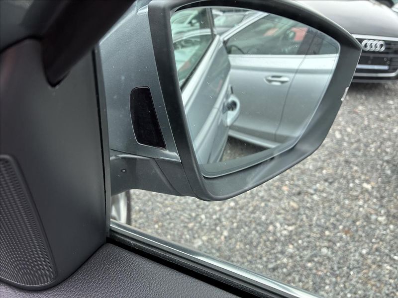 Škoda Kodiaq 2,0 TDI TAŽNÉ KEYLESS KAMERA - fotka 16 z 36
