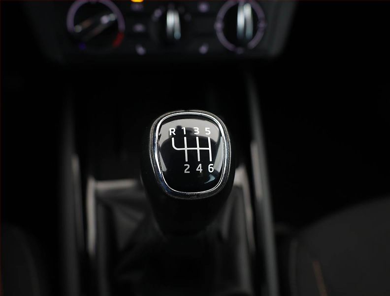 Škoda Kamiq (2023) Ambition 1.0 TSI - fotka 15 z 18